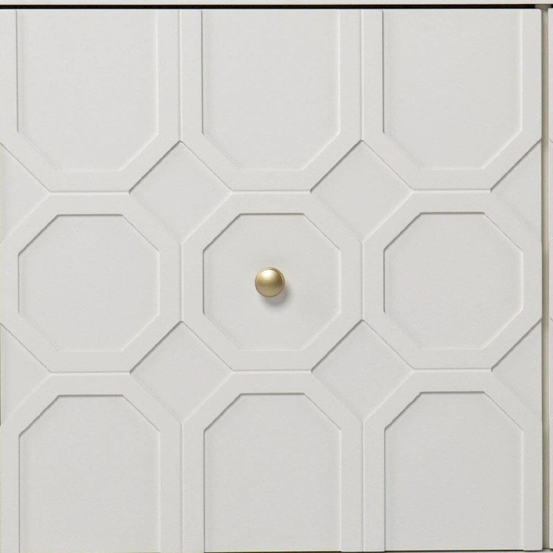 Aparador de Madera Blanca Tallado Geométricamente – 2 Puertas